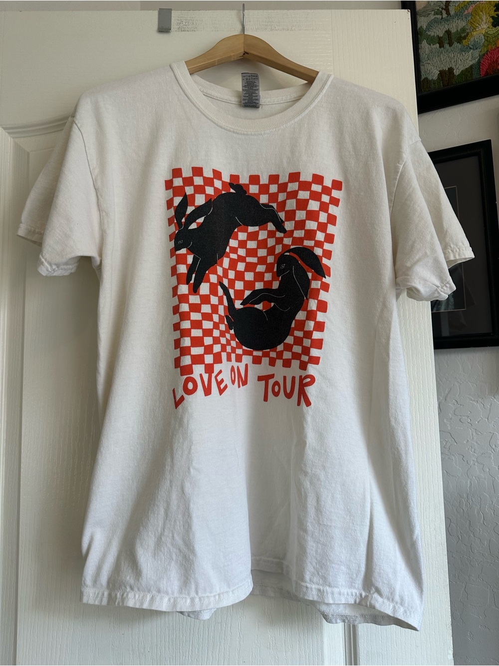 Harry Styles “Love On Tour” Band Tee. Size: Large
